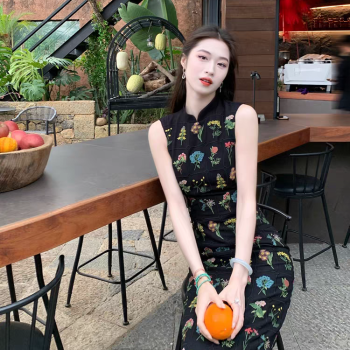 凌茜恣禾五一出游新中式碎花改良旗袍女夏小个子刺绣绝美连衣裙