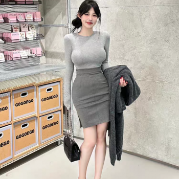 微胖纯欲风修身灰色长袖上衣女秋冬高腰性感侧开叉包臀半身裙套装