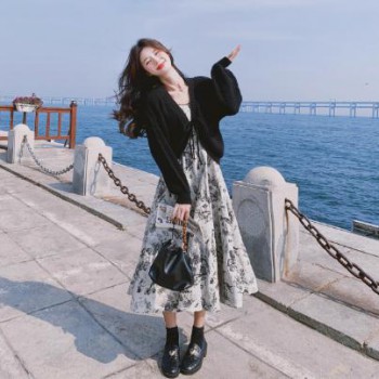 法式温柔风印花吊带裙套装女春秋2025新款超好看开衫连衣裙两件套