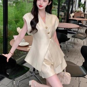 大码女装夏季搭配一整套微胖mm显瘦高级感轻奢醋酸缎面短裤两件套