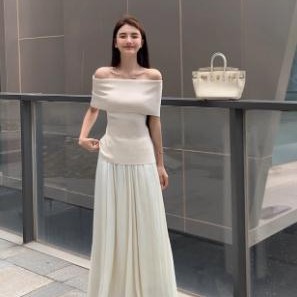 一字肩针织短袖上衣女纯欲小众多穿法抹胸气质修身百搭露肩T恤夏