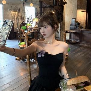 下周六露肩裹胸鱼骨抹胸背心黑色吊带胸衣女夏季法式辣妹外穿上衣