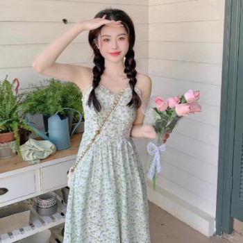 大码胖mm茶歇温柔风超仙裙子法式高级感碎花吊带连衣裙两件套装女