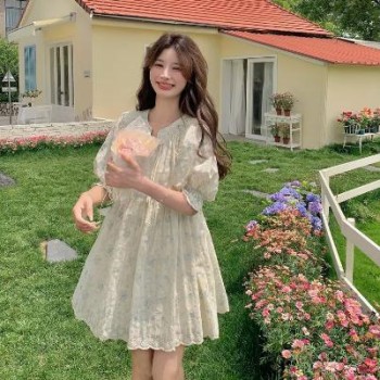 新中式设计感小众碎花连衣裙女夏新款小个子度假短裙森系仙女公主